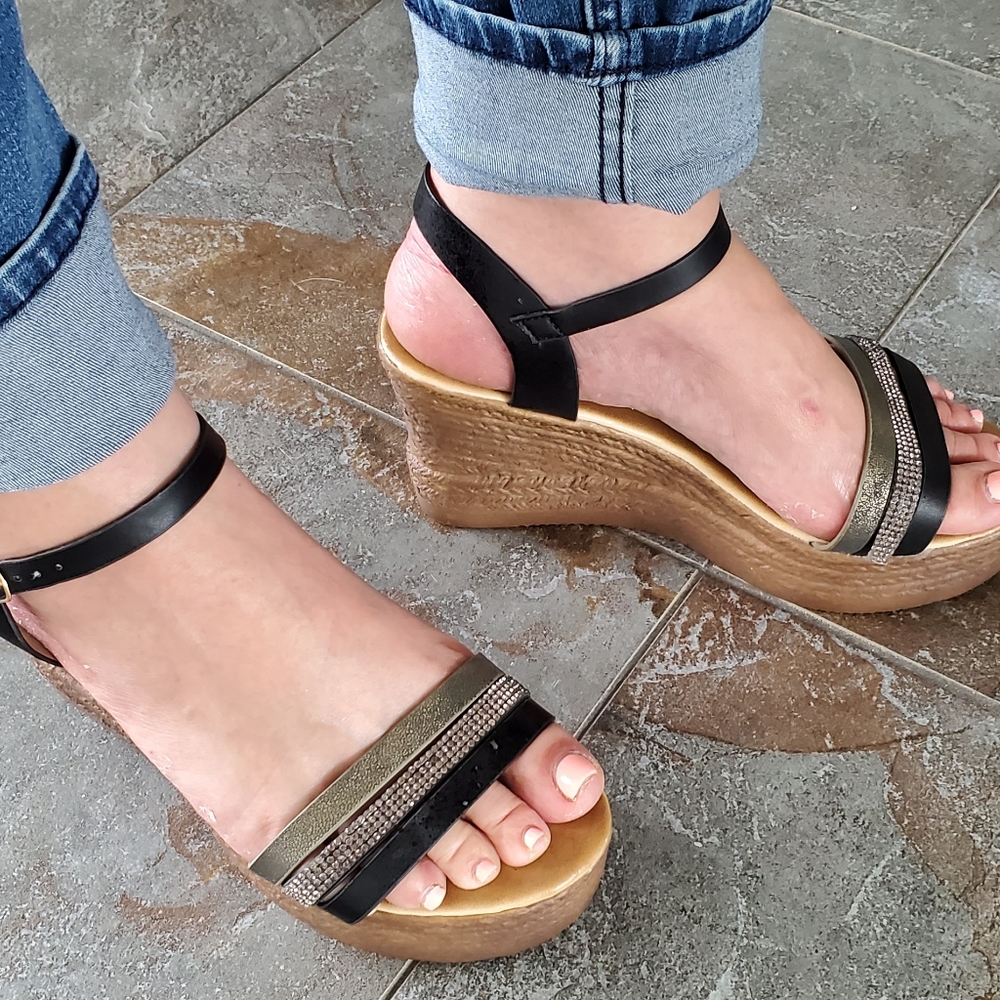 Black/tan wedges w/ rhinestones refresh